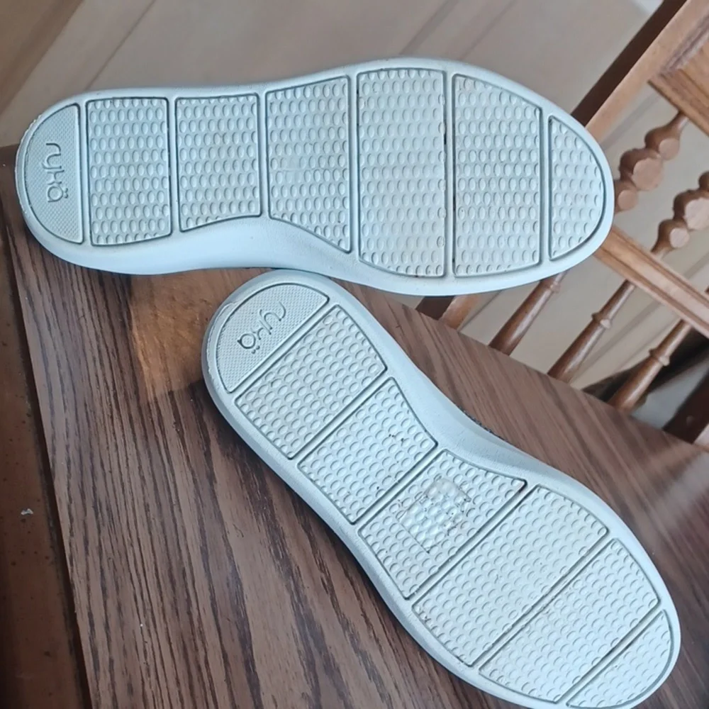 Ryka Grey Slip-on Sneakers, Sz 7